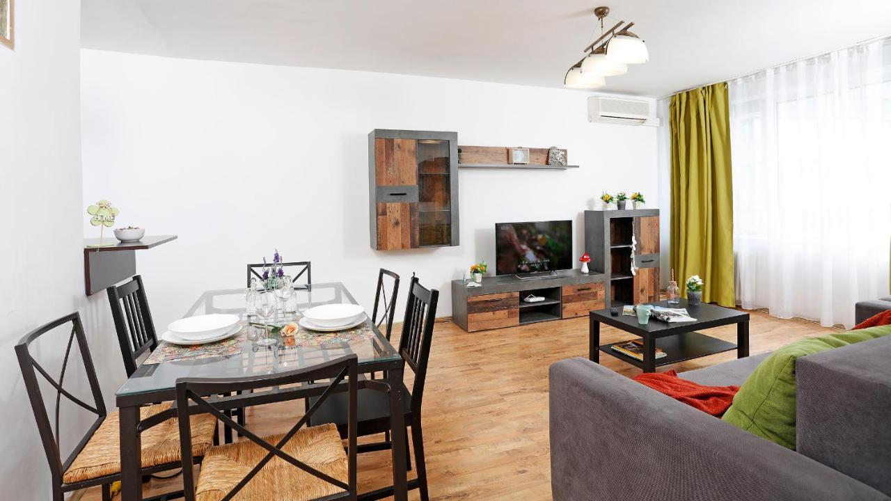 Central Apartment Very Close To Old City Bukarest Exterior foto
